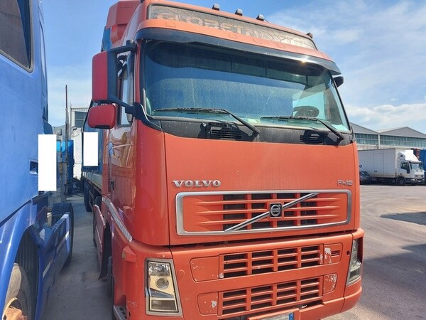 6#6269 Trattore Volvo Truck e semirimorchio Viberti in vendita - foto 3