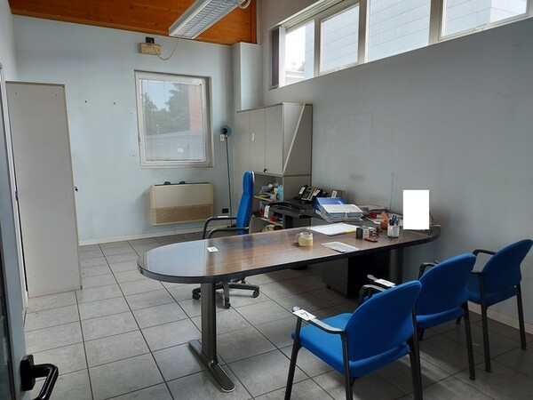 4#6270 Arredamento per autosalone e uffici in vendita - foto 2