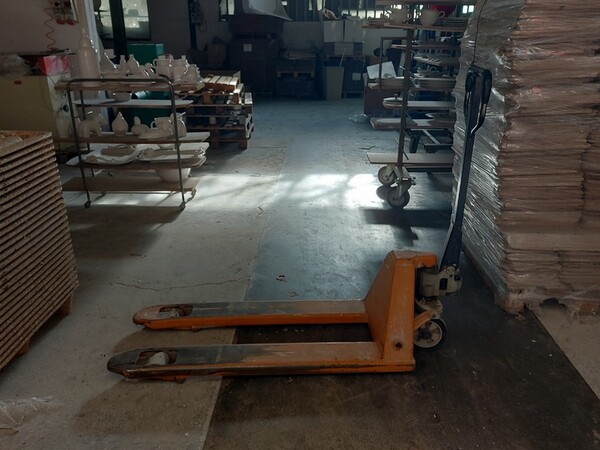 4#6283 Arredi ufficio e macchine per lavorazione ceramica in vendita - foto 20