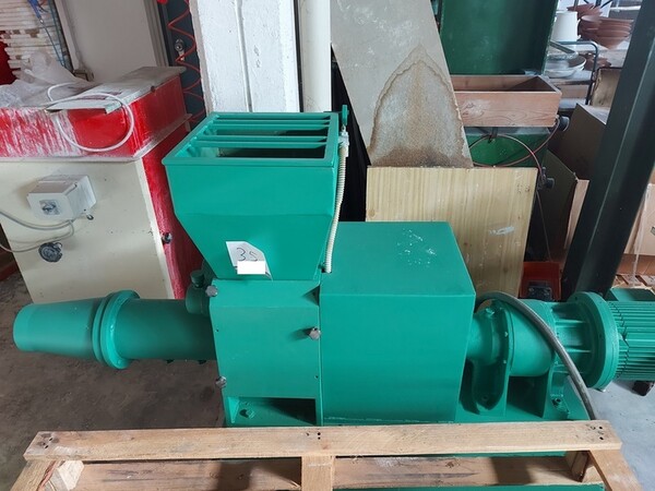 4#6283 Arredi ufficio e macchine per lavorazione ceramica in vendita - foto 28