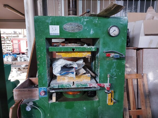 4#6283 Arredi ufficio e macchine per lavorazione ceramica in vendita - foto 34