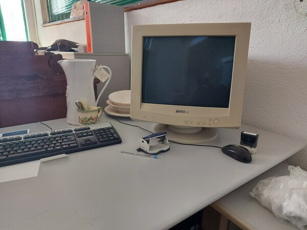 4#6283 Arredi ufficio e macchine per lavorazione ceramica in vendita - foto 68