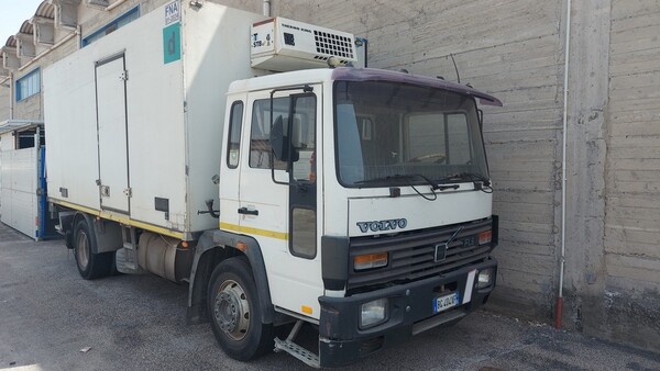 6#6287 Autocarro Volvo FL 614 in vendita - foto 1