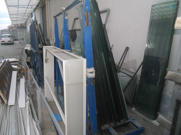 30#6304 Cavalletti porta vetro e vetri vari in vendita - foto 7
