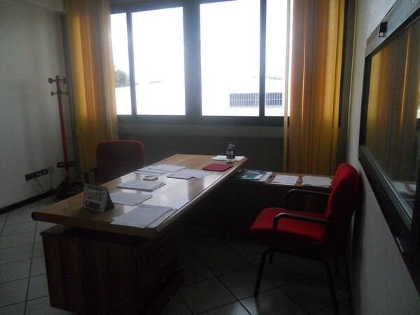 6#6304 Arredi da ufficio in vendita - foto 2