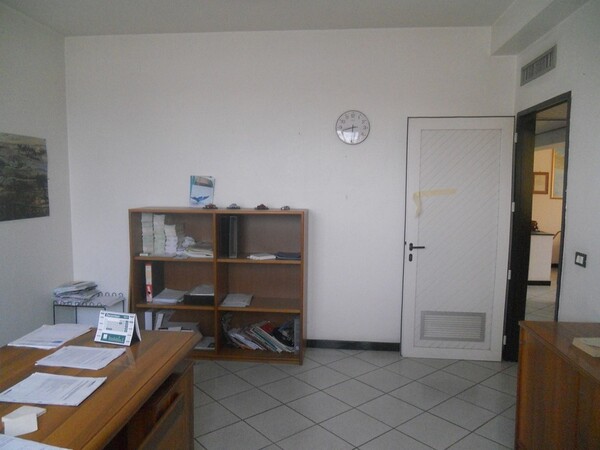6#6304 Arredi da ufficio in vendita - foto 3