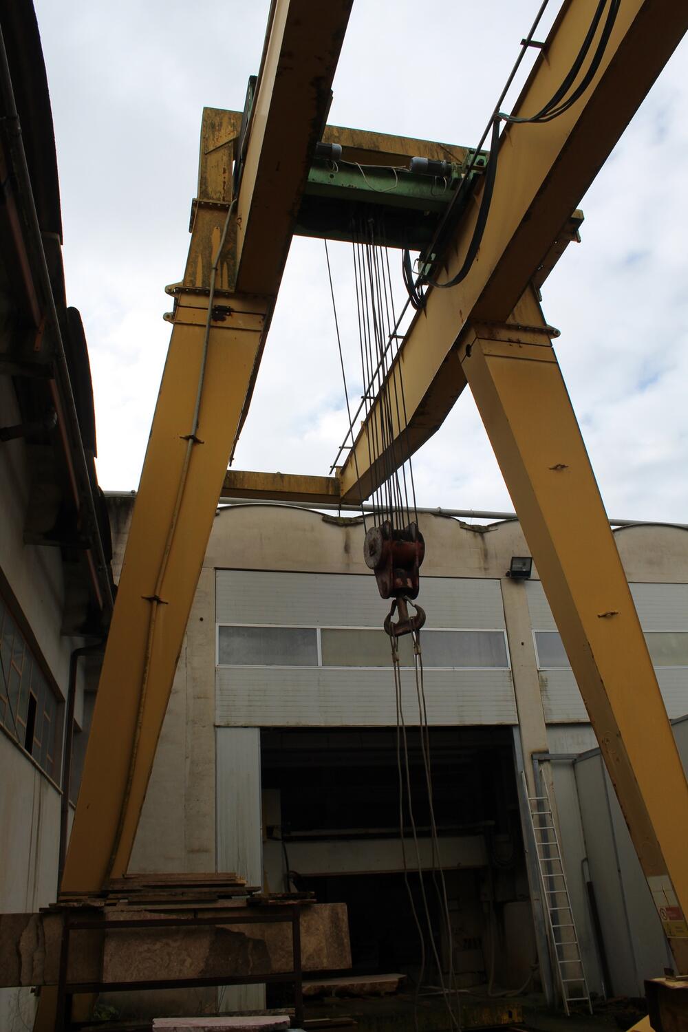 Lot Pellegrini gantry crane