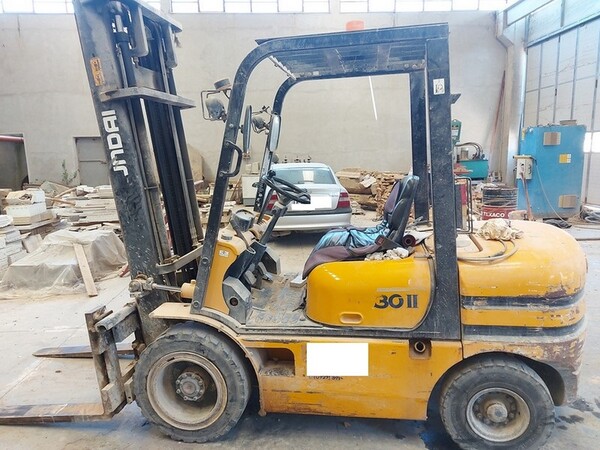 8#6322 Carrello elevatore Hyundai hdf30ii in vendita - foto 3