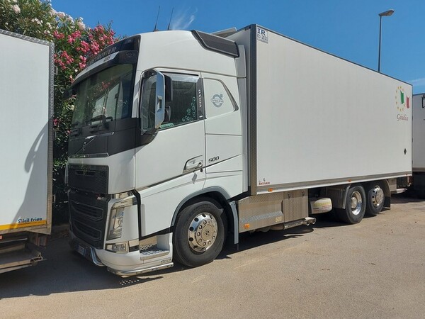 7#6324 Autocarro Volvo 500 e rimorchio Iveco isotermico in vendita - foto 2