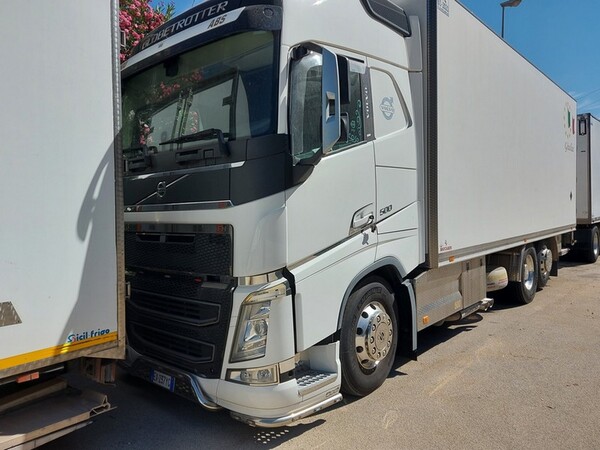 7#6324 Autocarro Volvo 500 e rimorchio Iveco isotermico in vendita - foto 4