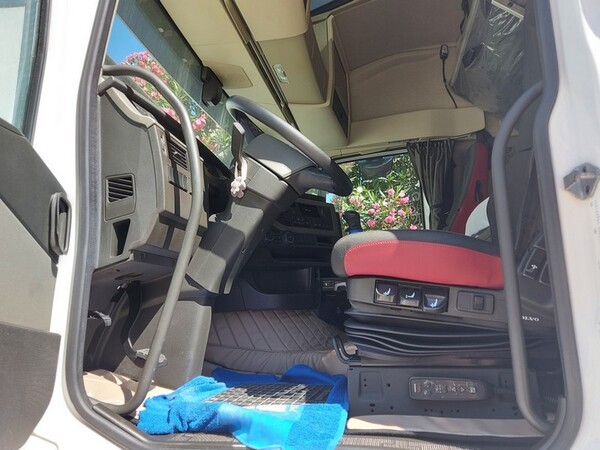 7#6324 Autocarro Volvo 500 e rimorchio Iveco isotermico in vendita - foto 10