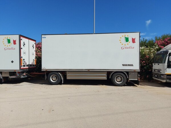 7#6324 Autocarro Volvo 500 e rimorchio Iveco isotermico in vendita - foto 15