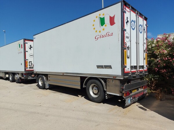 7#6324 Autocarro Volvo 500 e rimorchio Iveco isotermico in vendita - foto 16