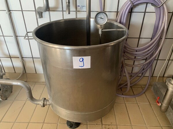 Lavorazione latte e formaggi in vendita