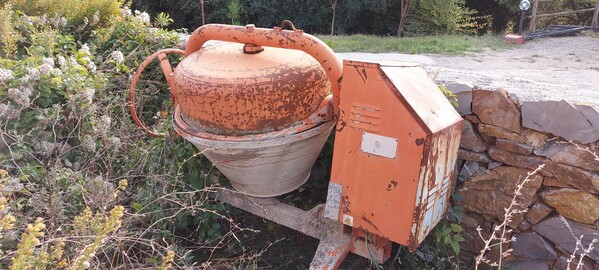 1#6349 Betoniera e tavole metalliche da ponteggio in vendita - foto 9