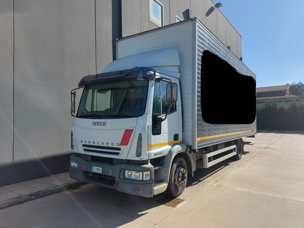 Autocarri in vendita