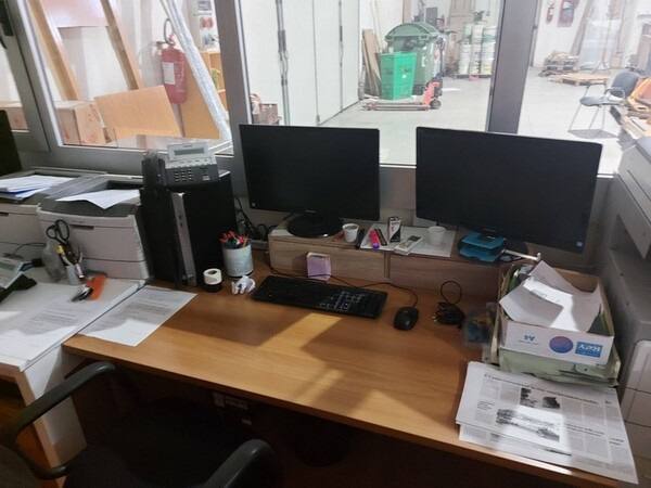 4#6356 Arredi e attrezzature per ufficio in vendita - foto 3