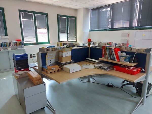 10#6357 Arredi per ufficio e attrezzature elettroniche in vendita - foto 4