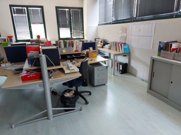 10#6357 Arredi per ufficio e attrezzature elettroniche in vendita - foto 8