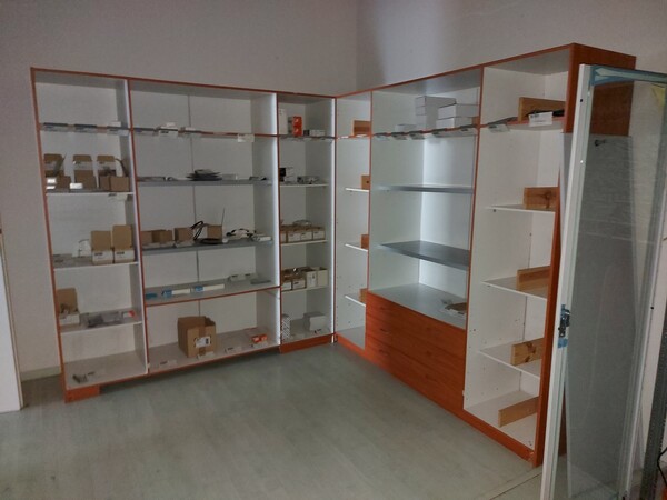 10#6357 Arredi per ufficio e attrezzature elettroniche in vendita - foto 14