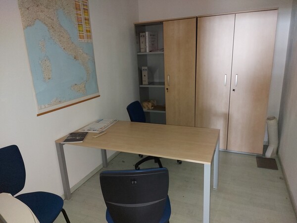 10#6357 Arredi per ufficio e attrezzature elettroniche in vendita - foto 16