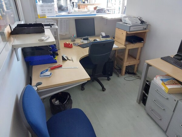 10#6357 Arredi per ufficio e attrezzature elettroniche in vendita - foto 17