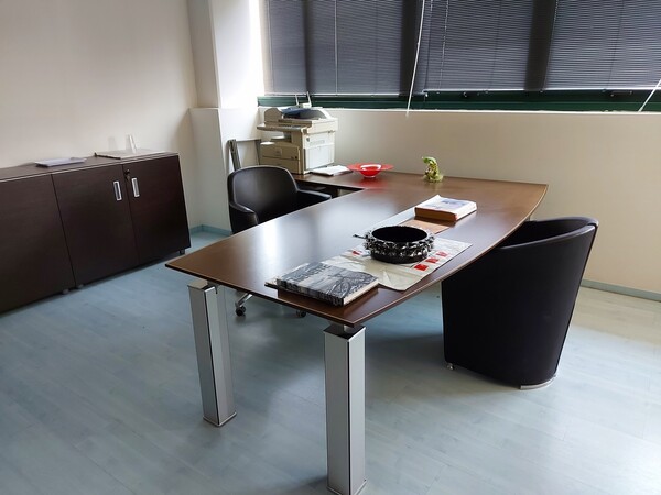 10#6357 Arredi per ufficio e attrezzature elettroniche in vendita - foto 48