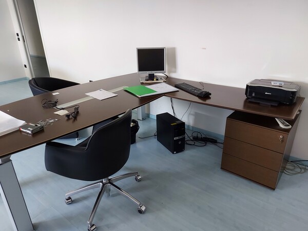 10#6357 Arredi per ufficio e attrezzature elettroniche in vendita - foto 49
