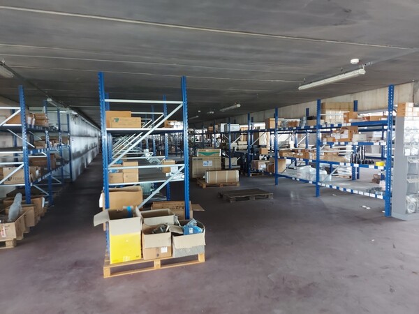 9#6357 Scaffalature e attrezzatura magazzino in vendita - foto 82