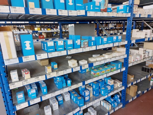 9#6357 Scaffalature e attrezzatura magazzino in vendita - foto 123