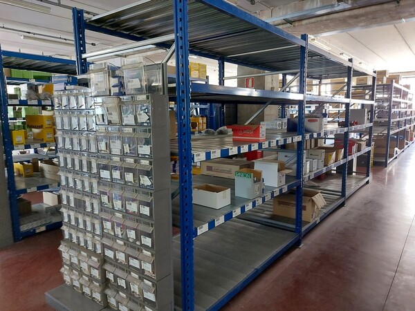 9#6357 Scaffalature e attrezzatura magazzino in vendita - foto 157
