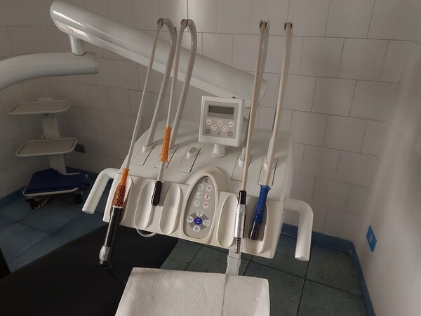 1#6363 Arredi ed attrezzature per studio odontoiatrico in vendita - foto 2