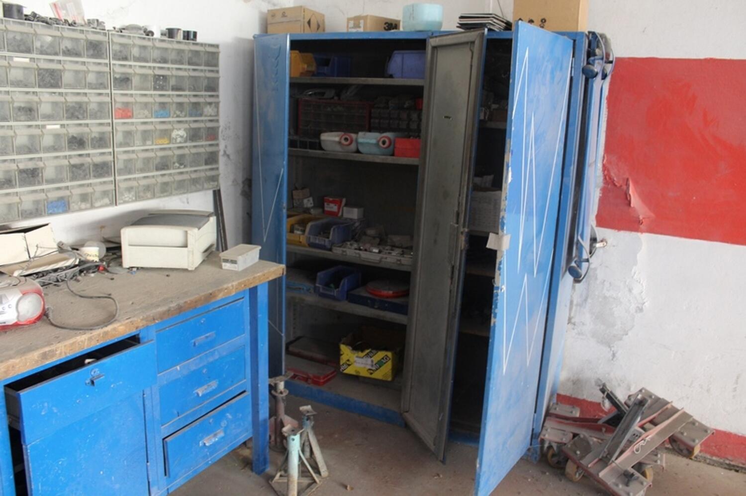 Lot Bodywork equipment and small parts