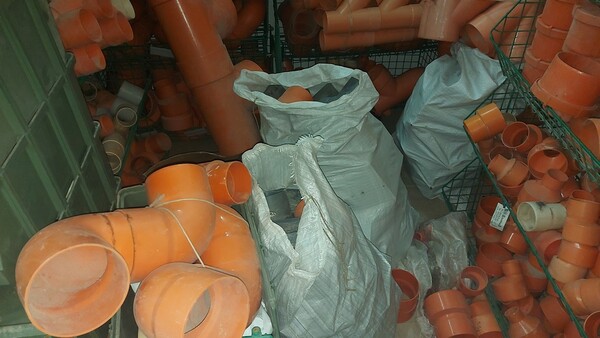 3#6381 Materiali per ferramenta ed idraulica in vendita - foto 102