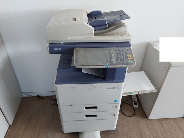 7#6394 Arredi e attrezzature elettroniche da ufficio in vendita - foto 2