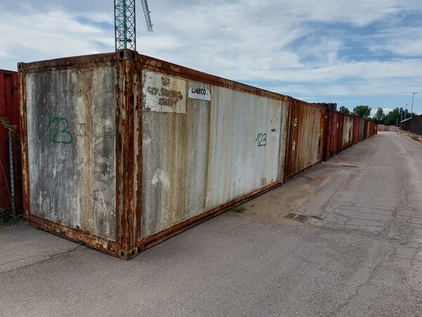 Container in vendita