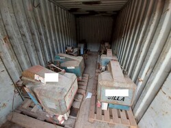 Containers and shears - Lot 10007 (Auction 6400)