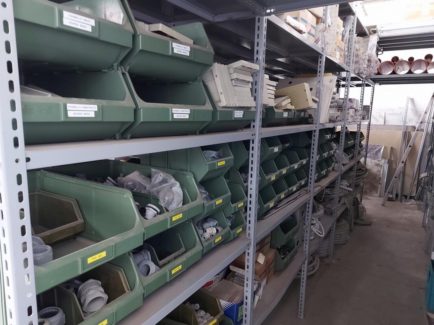 Lot Electrical equipment