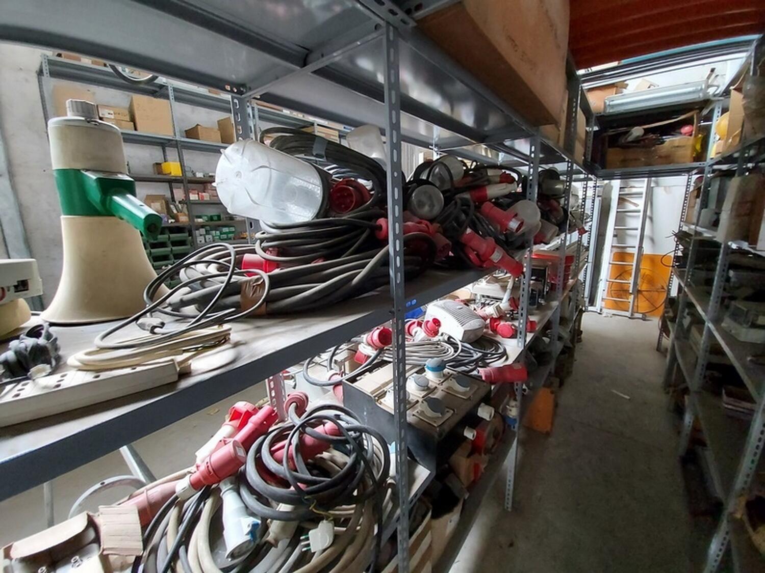 Lot Electrical equipment