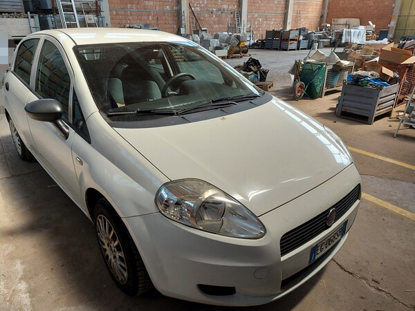1100#6400 Autovettura Fiat Punto in vendita - foto 2