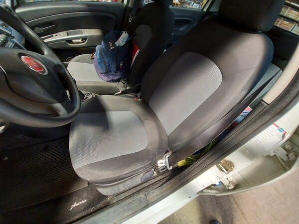 1100#6400 Autovettura Fiat Punto in vendita - foto 8