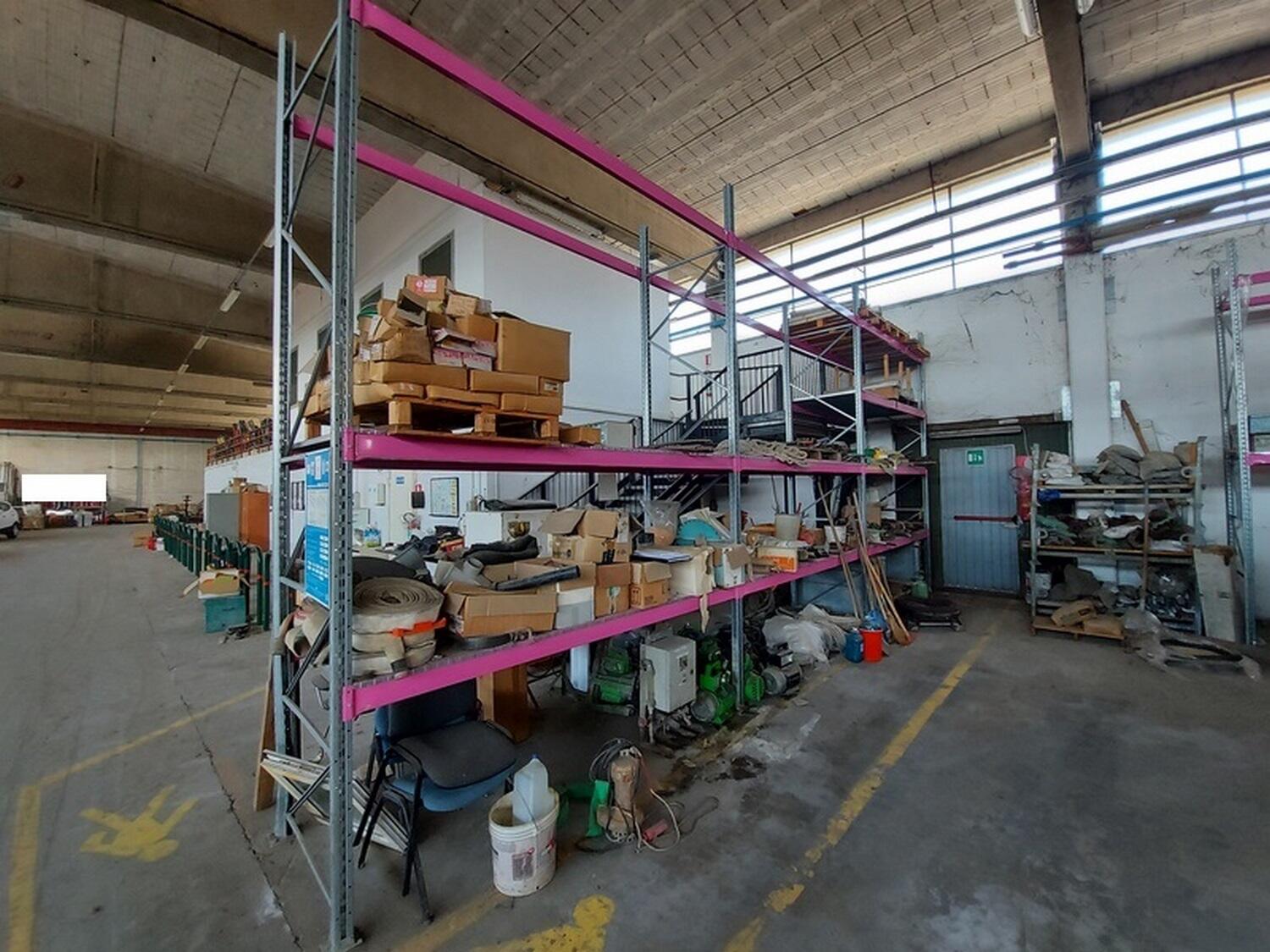 Lot Industrial shelving