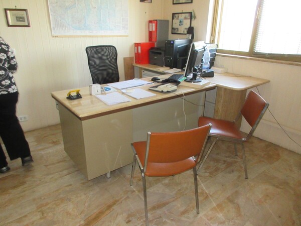 1#6423 Arredi e attrezzature per ufficio in vendita - foto 2
