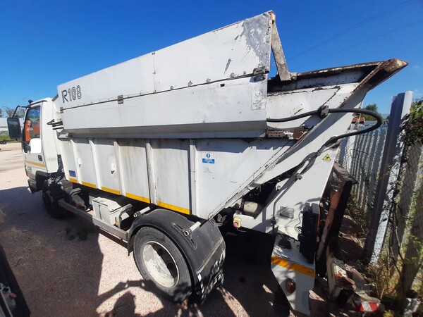 2#6424 Compattatore Isuzu in vendita - foto 10