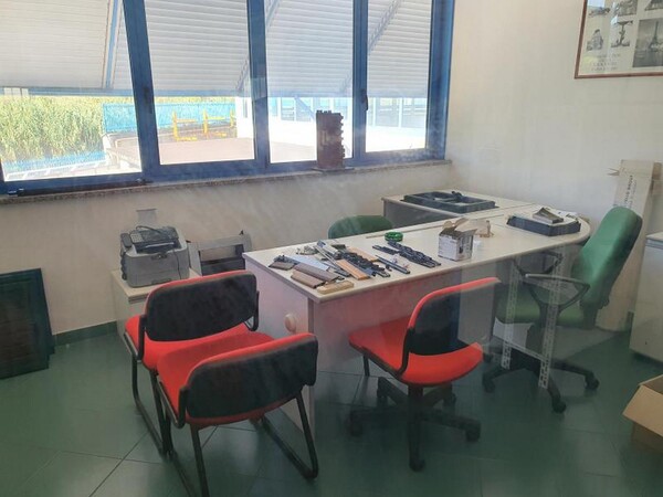 10#6433 Mobili arredo ufficio in vendita - foto 1