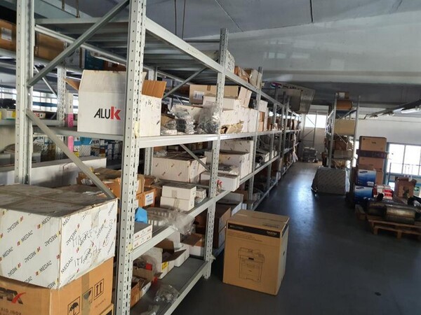12#6433 Prodotti finiti per serramenti e serrature in vendita - foto 5