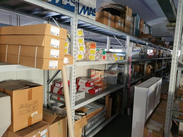 12#6433 Prodotti finiti per serramenti e serrature in vendita - foto 6