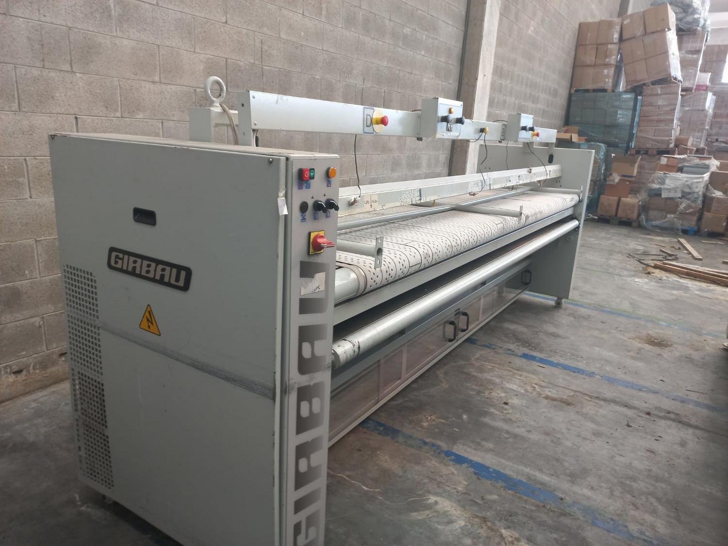 Lot Industrial laundry equipment