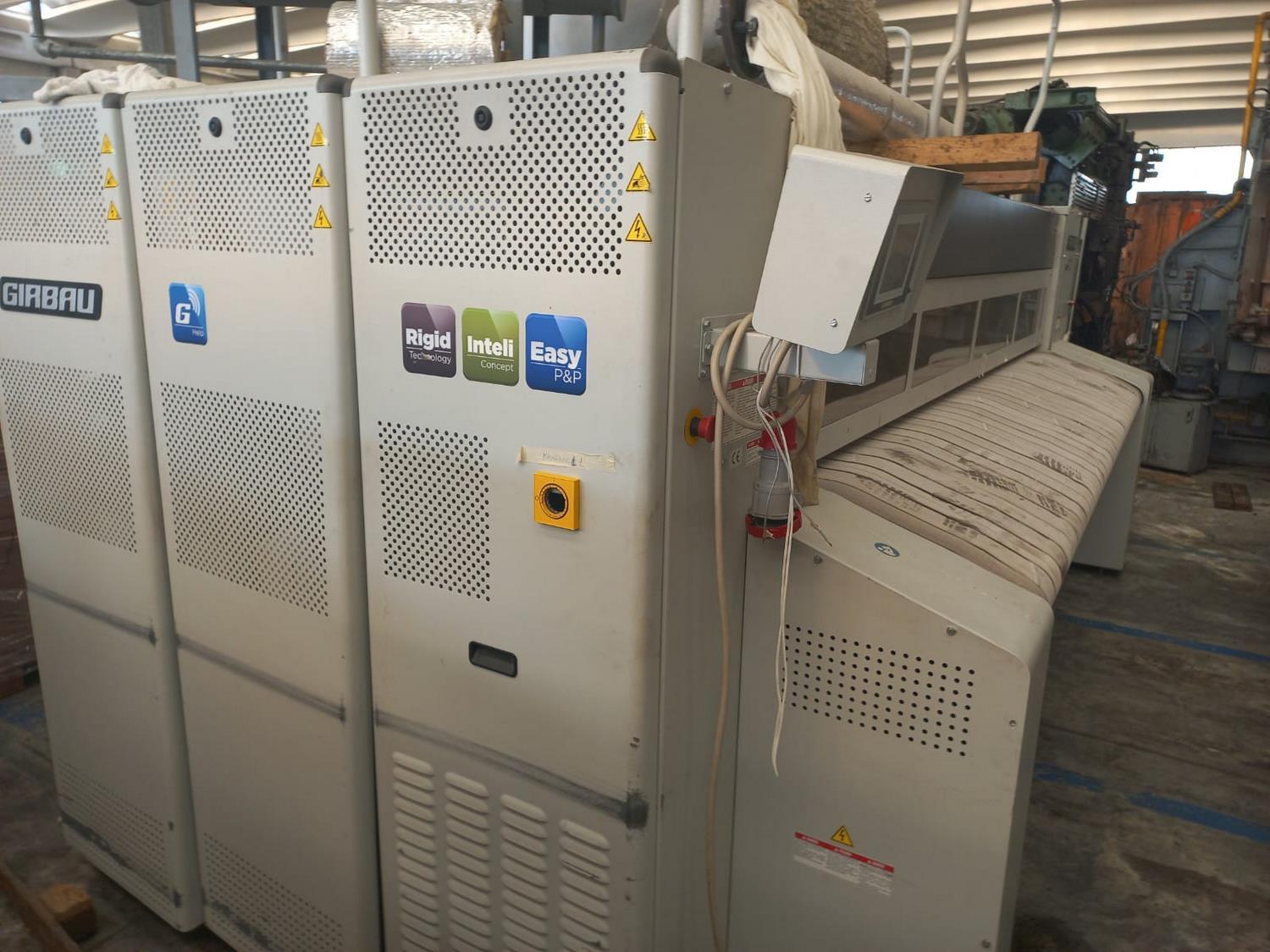 Lot Industrial laundry equipment