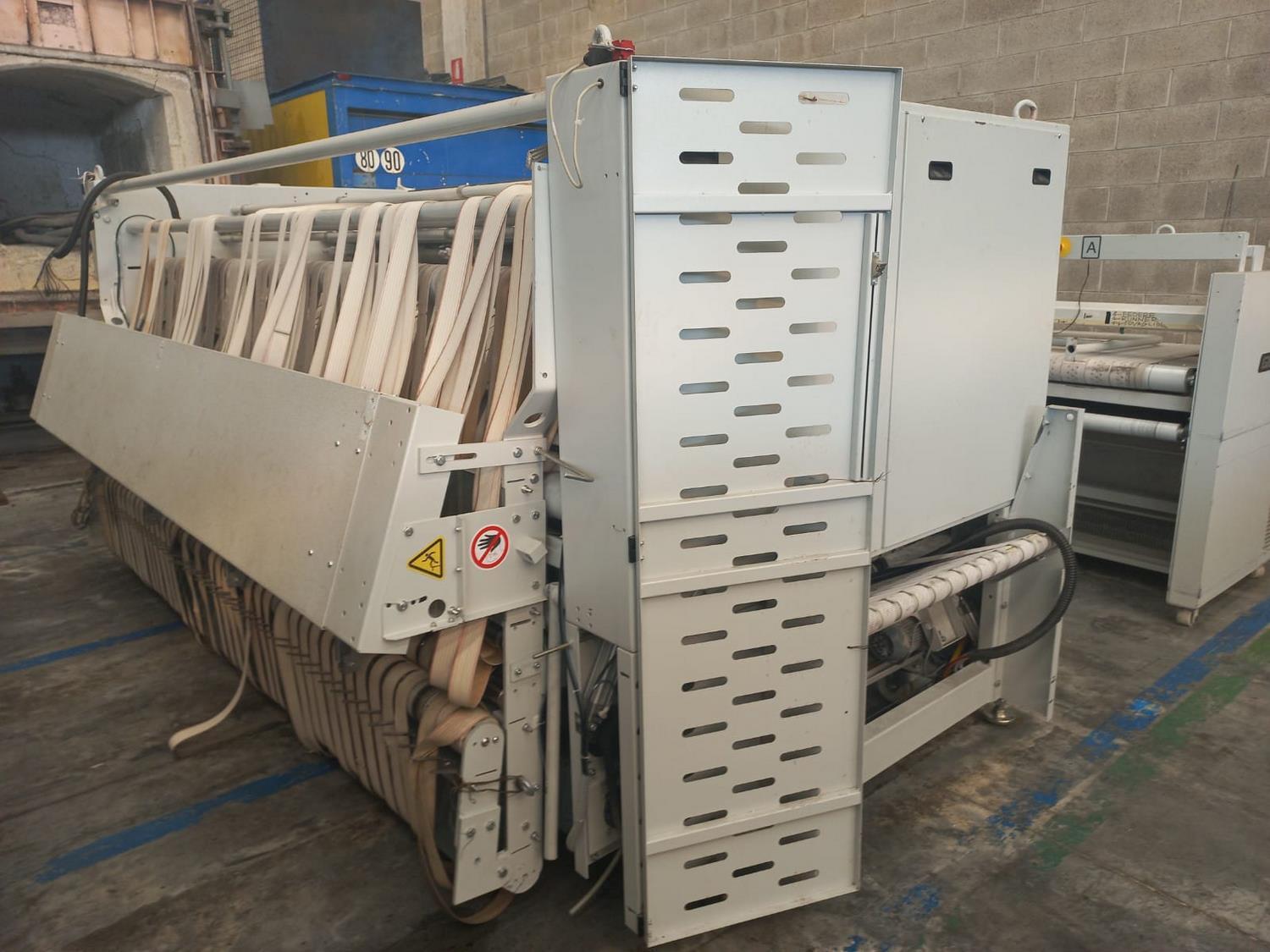 Lot Industrial laundry equipment